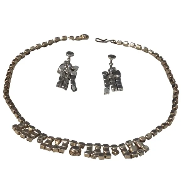 Source Unknown Pink and White Necklace Set - Picture 3 of 3